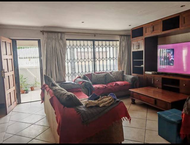 3 BEDROOM PROPERTY TO RENT IN VANDERBIJLPARK SE 3